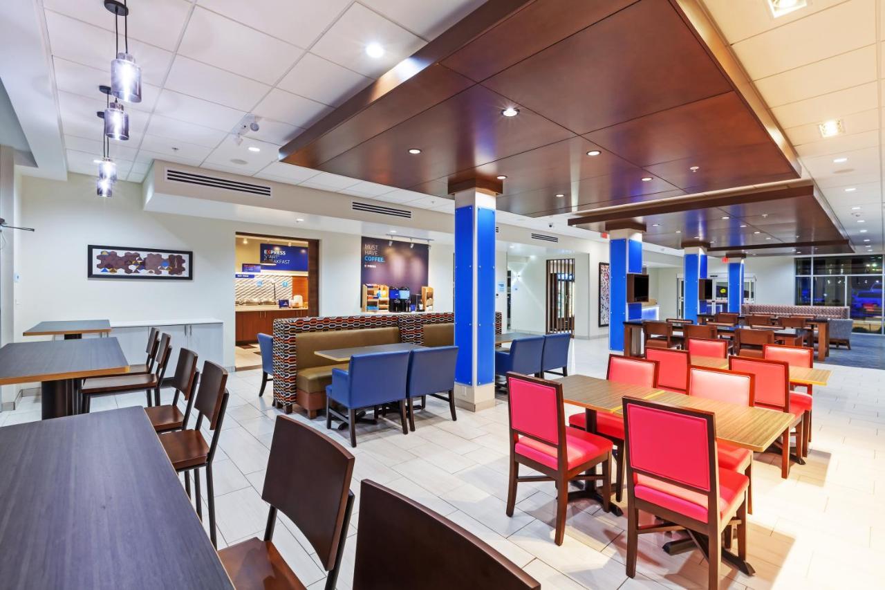 Holiday Inn Express & Suites Tulsa South - Woodland Hills By Ihg Exterior foto